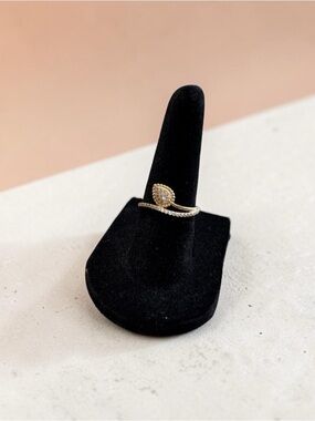 14K Gold Teardrop Pavé Stackable Ring size 6.5- Women Jewelry